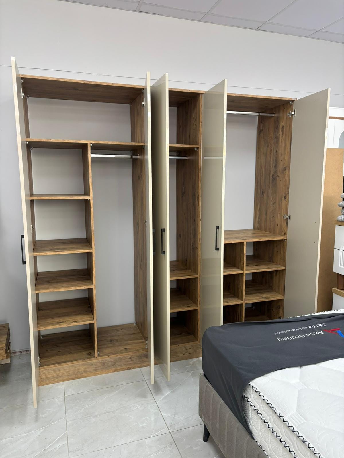 High Gloss Antresit 5 Kapılı Gardırop